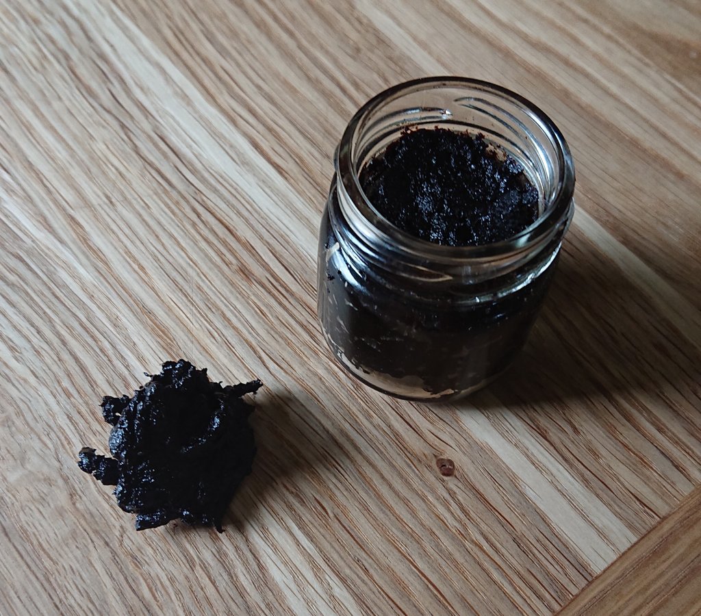 Black garlic paste